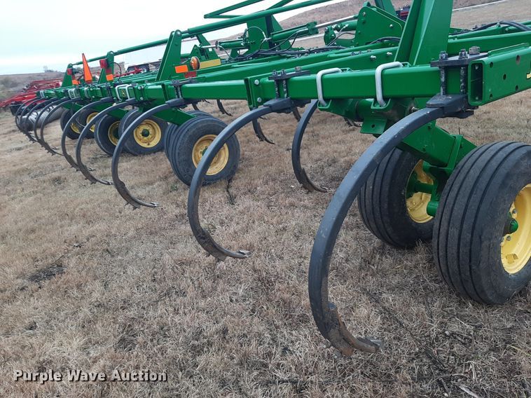 image for item OF9571 John Deere 2410  chisel