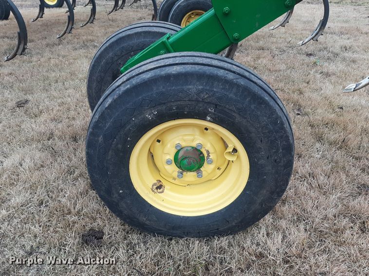 image for item OF9571 John Deere 2410  chisel