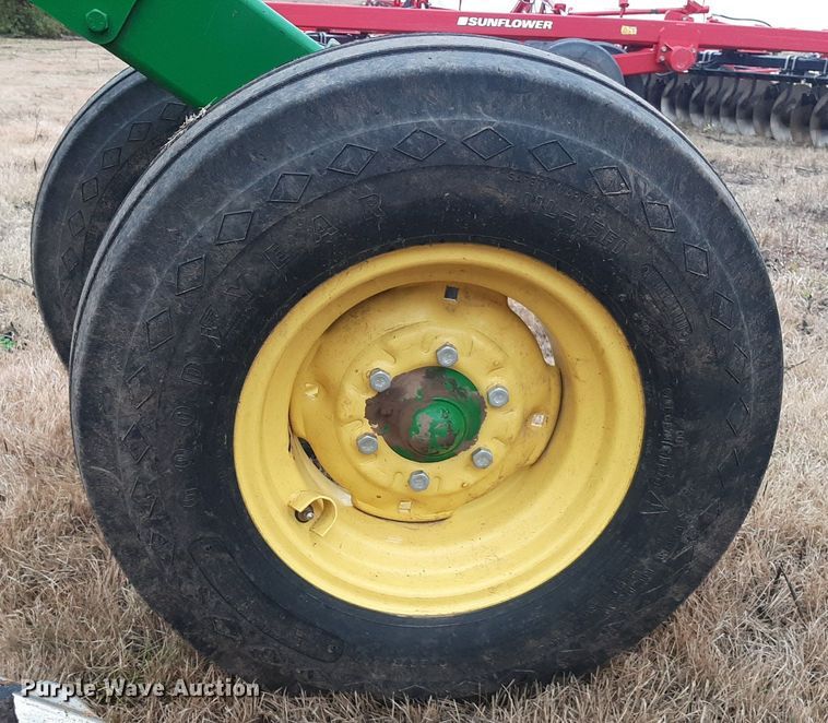 image for item OF9571 John Deere 2410  chisel