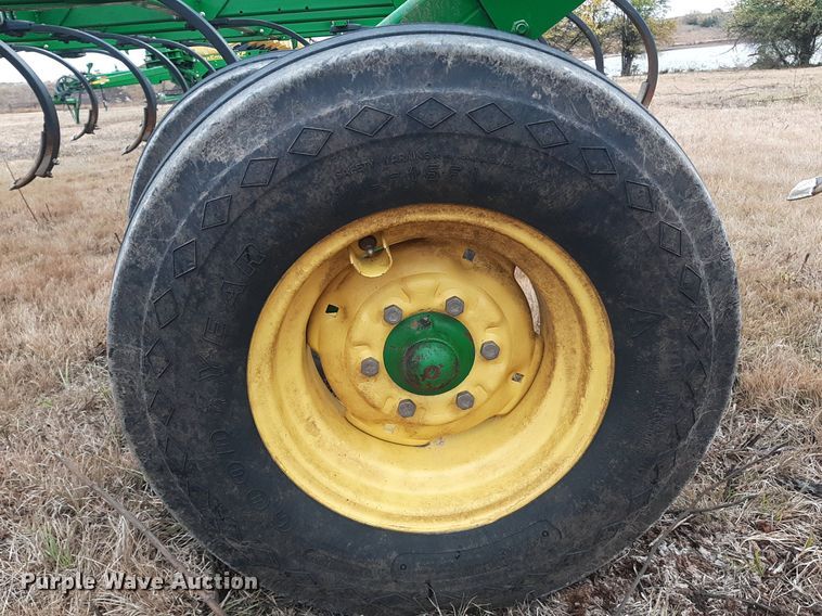 image for item OF9571 John Deere 2410  chisel