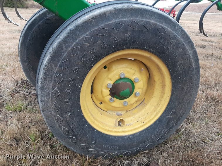 image for item OF9571 John Deere 2410  chisel