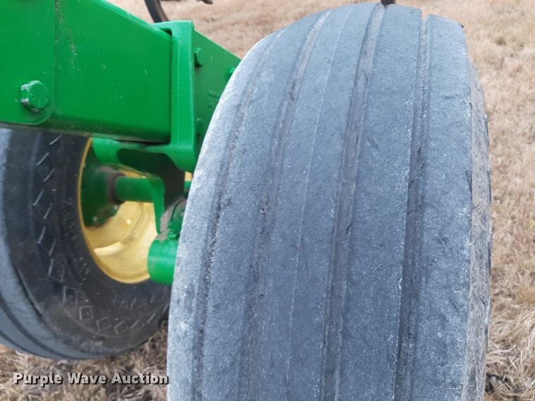 image for item OF9571 John Deere 2410  chisel