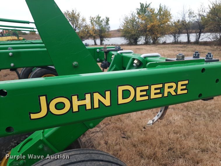 image for item OF9571 John Deere 2410  chisel