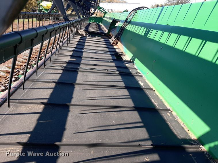 image for item OF9580 John Deere 936D  draper head