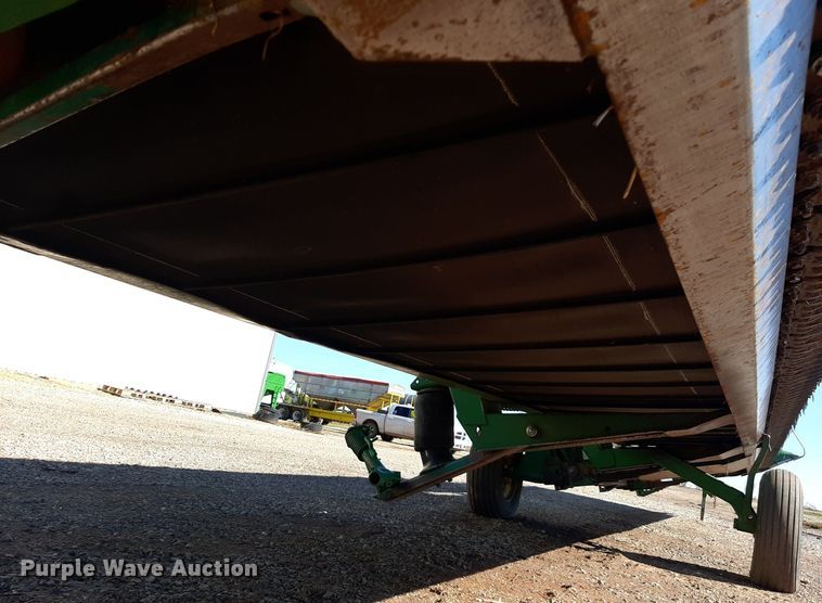 image for item OF9580 John Deere 936D  draper head