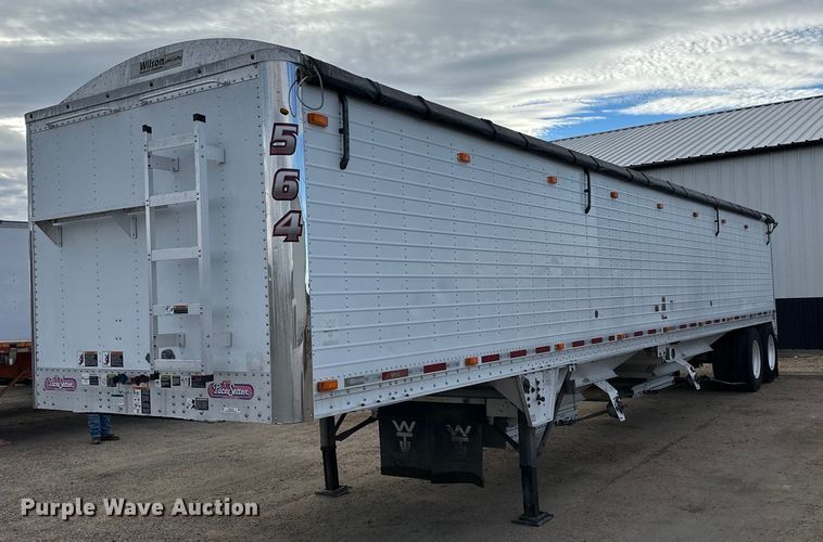 image for item OK9145 2012 Wilson DWH-550 Pace Setter  grain trailer