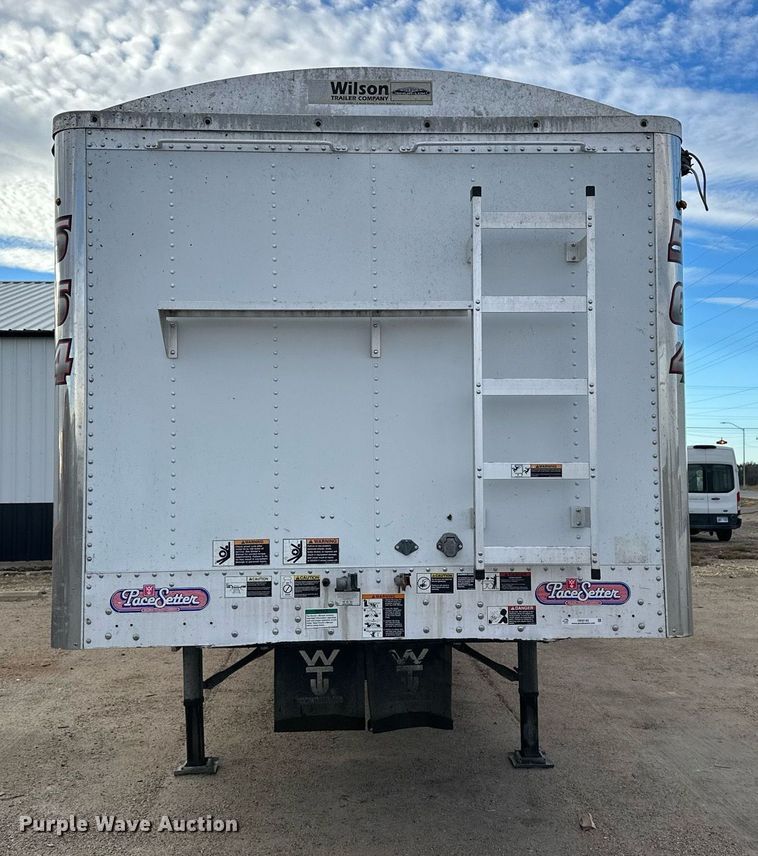 image for item OK9145 2012 Wilson DWH-550 Pace Setter  grain trailer