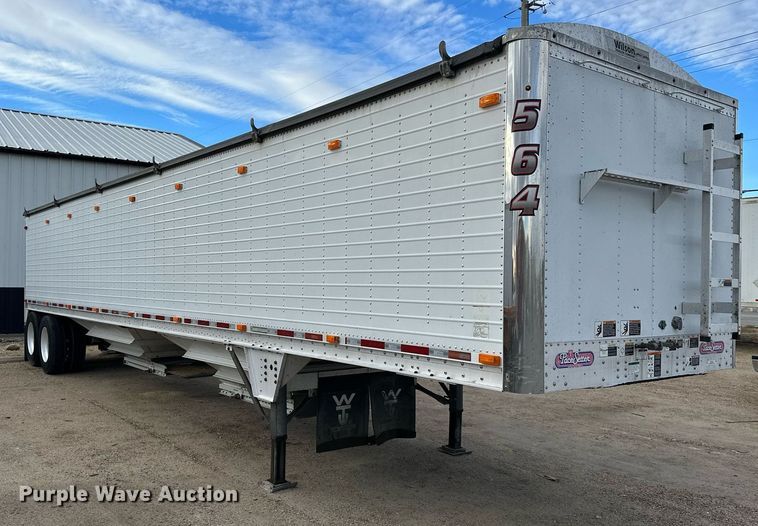 image for item OK9145 2012 Wilson DWH-550 Pace Setter  grain trailer