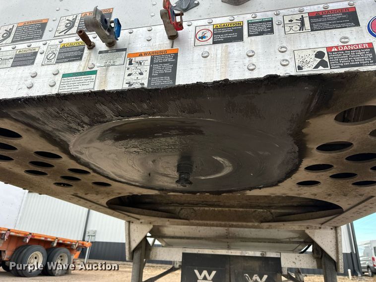 image for item OK9145 2012 Wilson DWH-550 Pace Setter  grain trailer