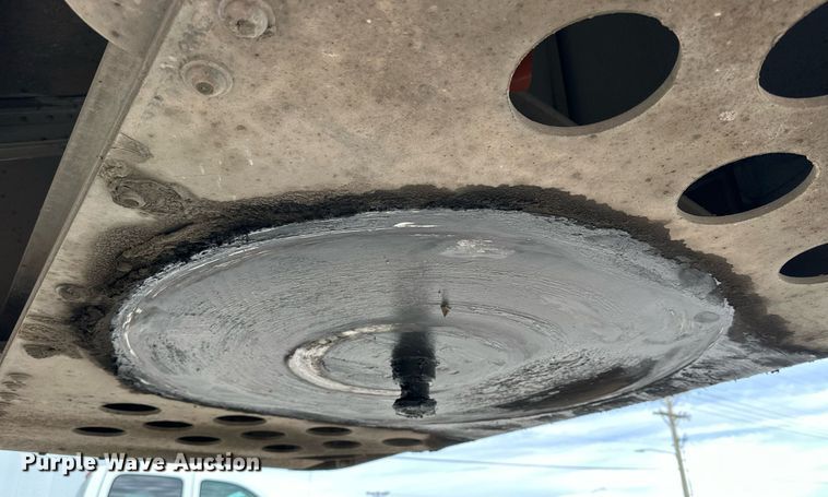 image for item OK9145 2012 Wilson DWH-550 Pace Setter  grain trailer