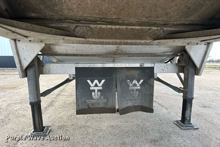 image for item OK9145 2012 Wilson DWH-550 Pace Setter  grain trailer
