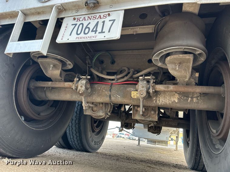 image for item OK9145 2012 Wilson DWH-550 Pace Setter  grain trailer