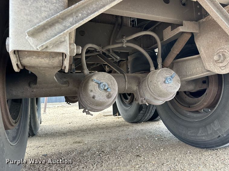 image for item OK9145 2012 Wilson DWH-550 Pace Setter  grain trailer