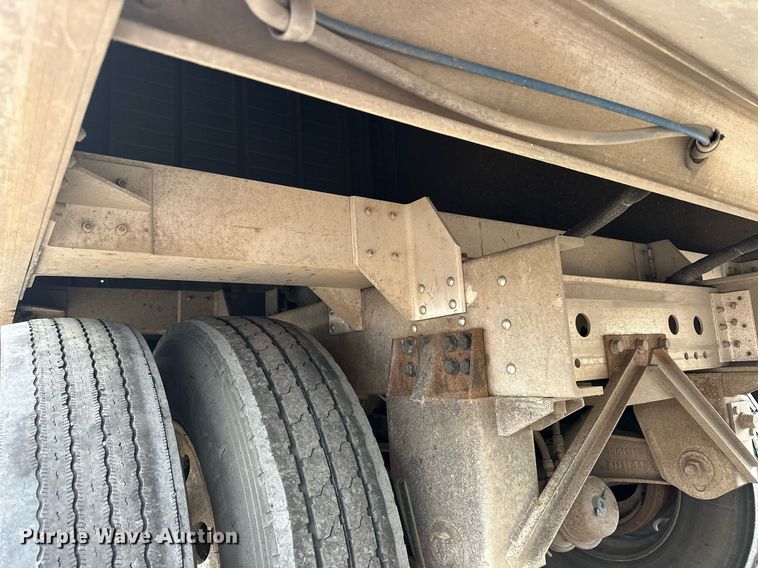 image for item OK9145 2012 Wilson DWH-550 Pace Setter  grain trailer