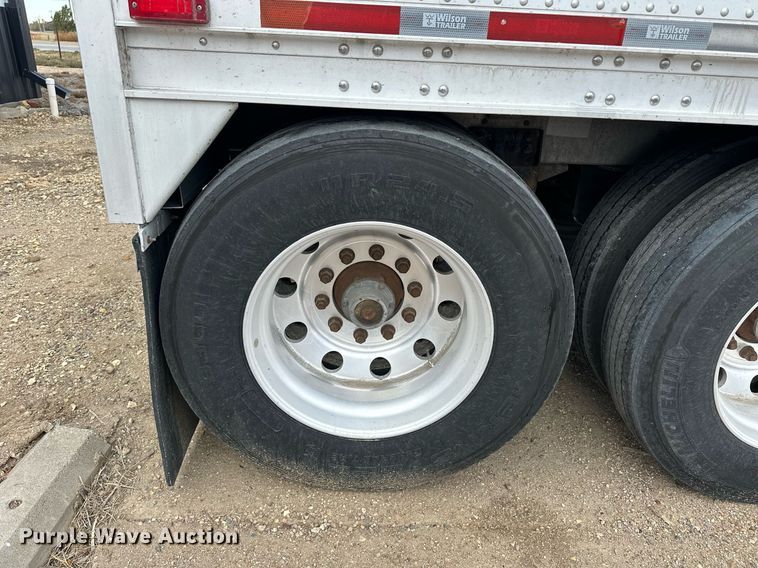 image for item OK9145 2012 Wilson DWH-550 Pace Setter  grain trailer