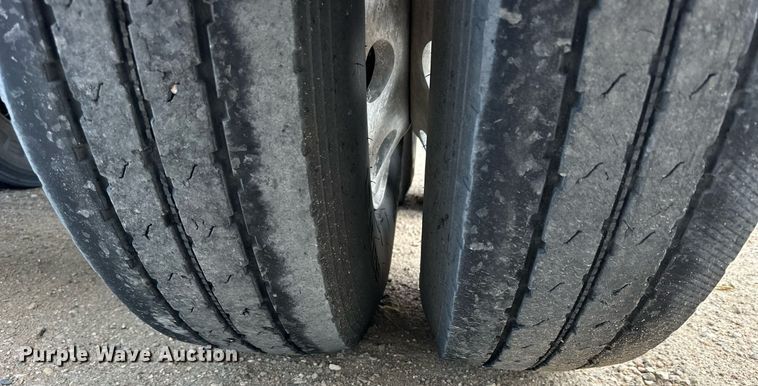 image for item OK9145 2012 Wilson DWH-550 Pace Setter  grain trailer