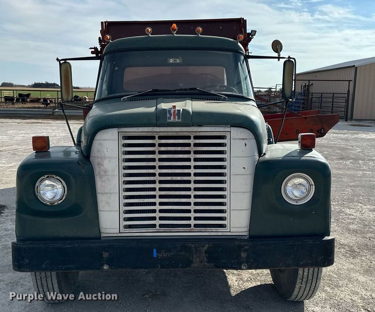 image for item OK9193 1970 International Harvester Loadstar 1600  feed delivery truck