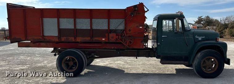 image for item OK9193 1970 International Harvester Loadstar 1600  feed delivery truck