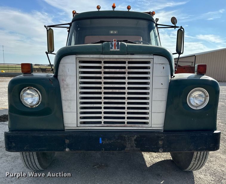 image for item OK9193 1970 International Harvester Loadstar 1600  feed delivery truck