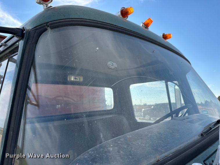 image for item OK9193 1970 International Harvester Loadstar 1600  feed delivery truck