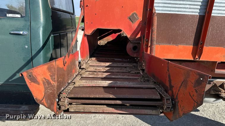 image for item OK9193 1970 International Harvester Loadstar 1600  feed delivery truck