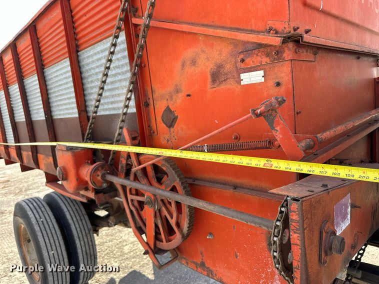 image for item OK9193 1970 International Harvester Loadstar 1600  feed delivery truck