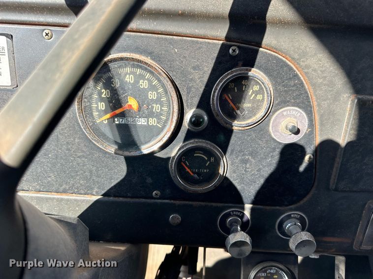 image for item OK9193 1970 International Harvester Loadstar 1600  feed delivery truck