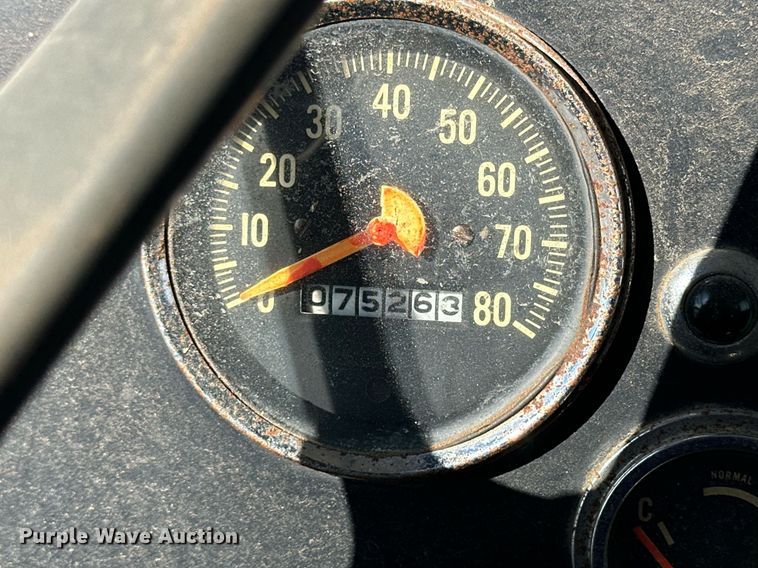 image for item OK9193 1970 International Harvester Loadstar 1600  feed delivery truck