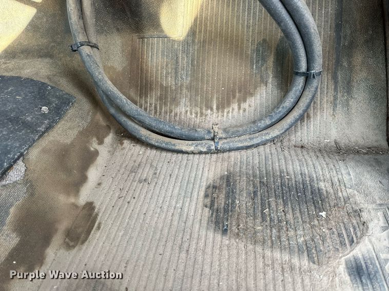 image for item OK9193 1970 International Harvester Loadstar 1600  feed delivery truck