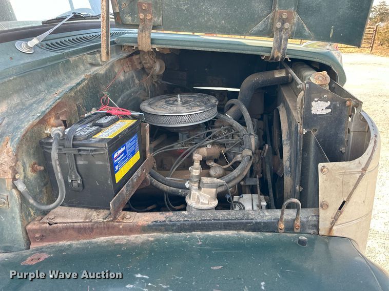 image for item OK9193 1970 International Harvester Loadstar 1600  feed delivery truck