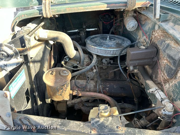 image for item OK9193 1970 International Harvester Loadstar 1600  feed delivery truck