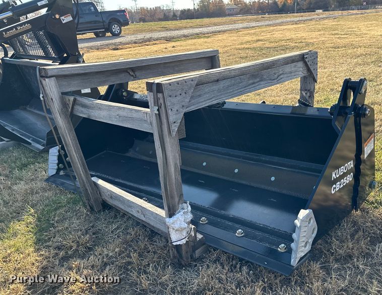 image for item OK9196 Kubota CB2580  skid steer four-in-one bucket