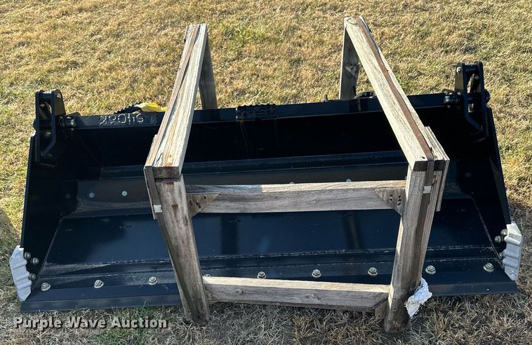 image for item OK9196 Kubota CB2580  skid steer four-in-one bucket