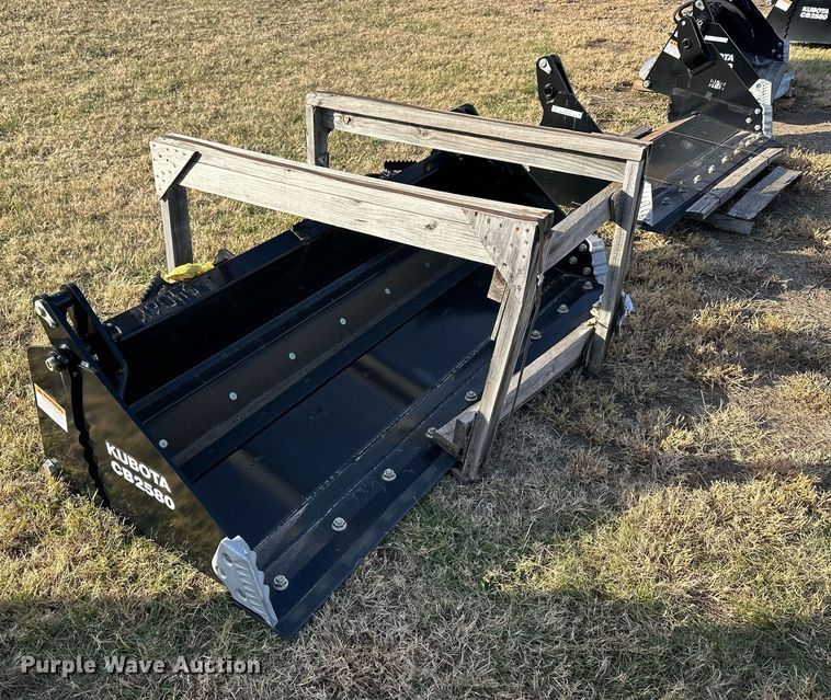 image for item OK9196 Kubota CB2580  skid steer four-in-one bucket