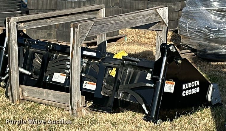 image for item OK9196 Kubota CB2580  skid steer four-in-one bucket