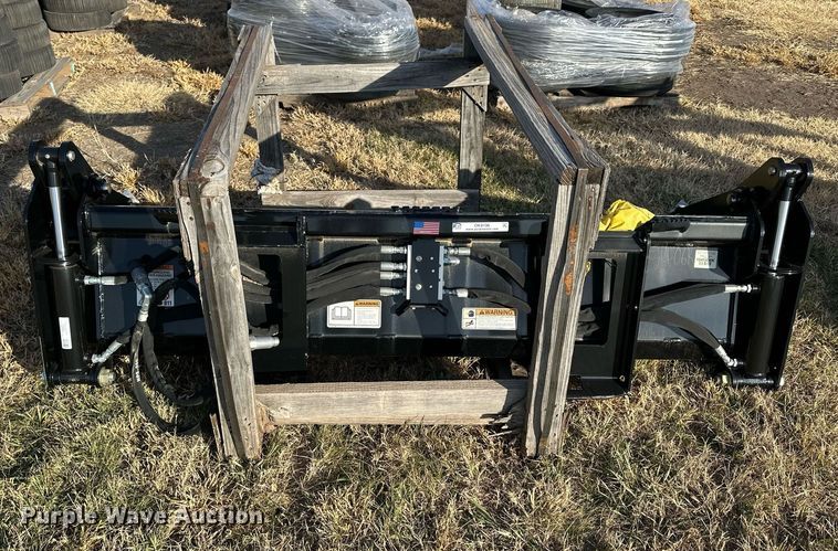 image for item OK9196 Kubota CB2580  skid steer four-in-one bucket