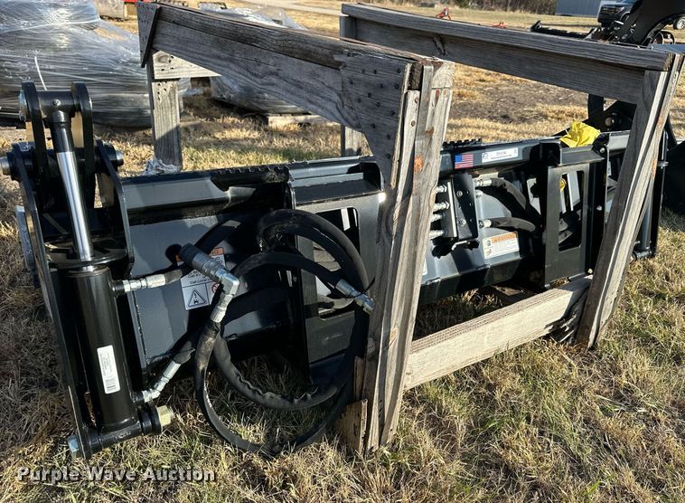 image for item OK9196 Kubota CB2580  skid steer four-in-one bucket