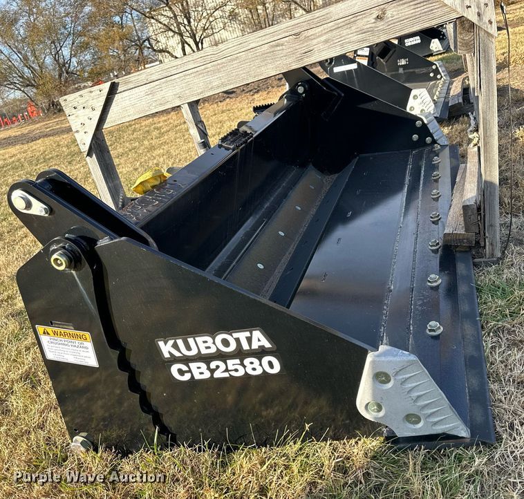 image for item OK9196 Kubota CB2580  skid steer four-in-one bucket