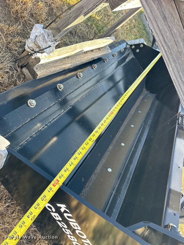 image for item OK9196 Kubota CB2580  skid steer four-in-one bucket