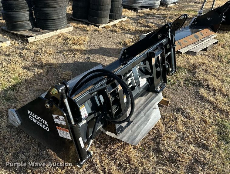 image for item OK9198 Kubota CB2580  skid steer four-in-one bucket