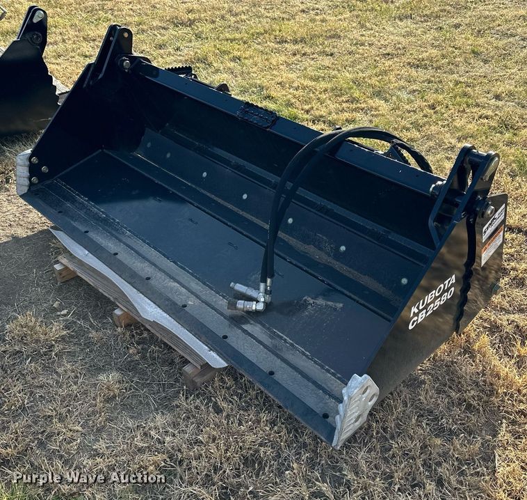 image for item OK9198 Kubota CB2580  skid steer four-in-one bucket