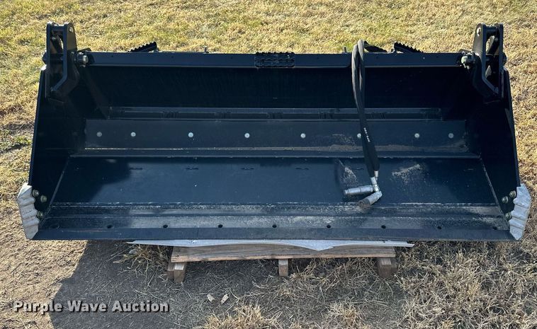 image for item OK9198 Kubota CB2580  skid steer four-in-one bucket