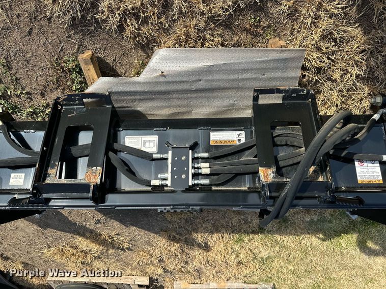 image for item OK9198 Kubota CB2580  skid steer four-in-one bucket