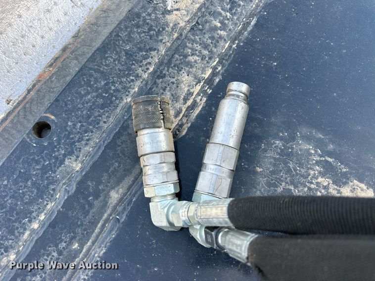 image for item OK9198 Kubota CB2580  skid steer four-in-one bucket