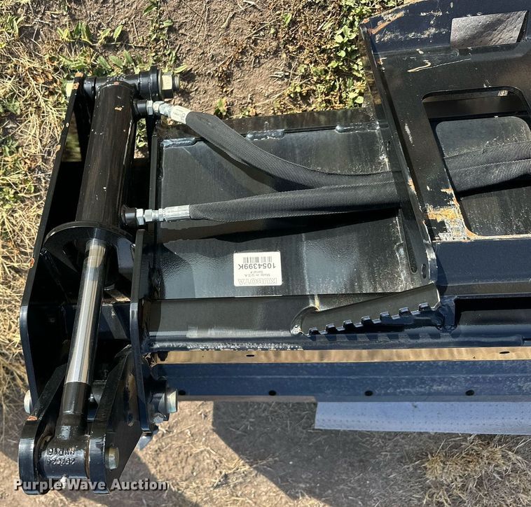 image for item OK9198 Kubota CB2580  skid steer four-in-one bucket