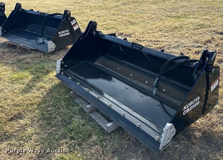image for item OK9199 Kubota CB2580  skid steer four-in-one bucket