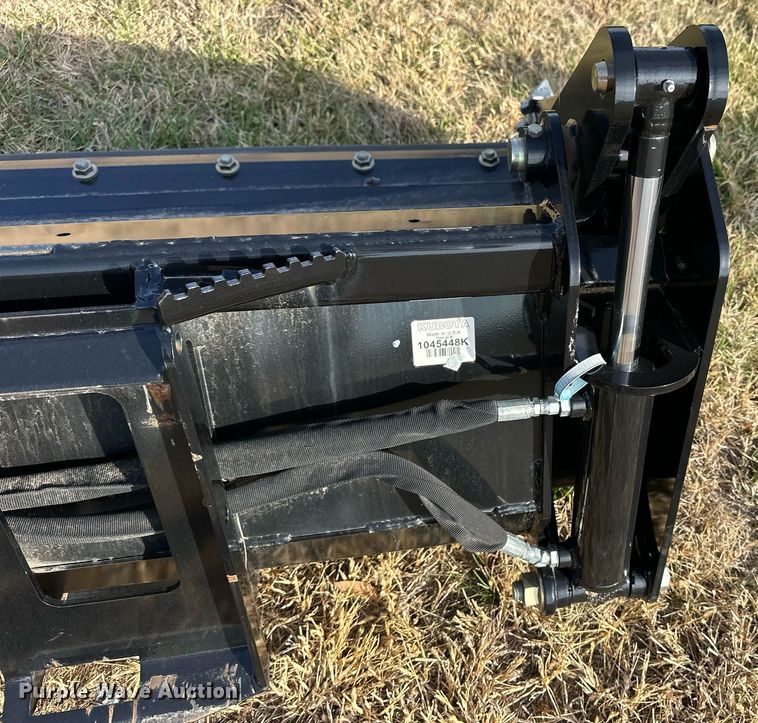 image for item OK9199 Kubota CB2580  skid steer four-in-one bucket