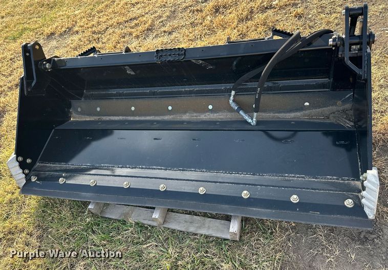 image for item OK9199 Kubota CB2580  skid steer four-in-one bucket