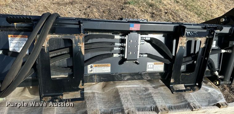 image for item OK9203 Kubota CB2574  skid steer four-in-one bucket