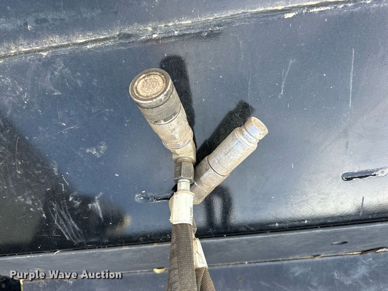 image for item OK9203 Kubota CB2574  skid steer four-in-one bucket